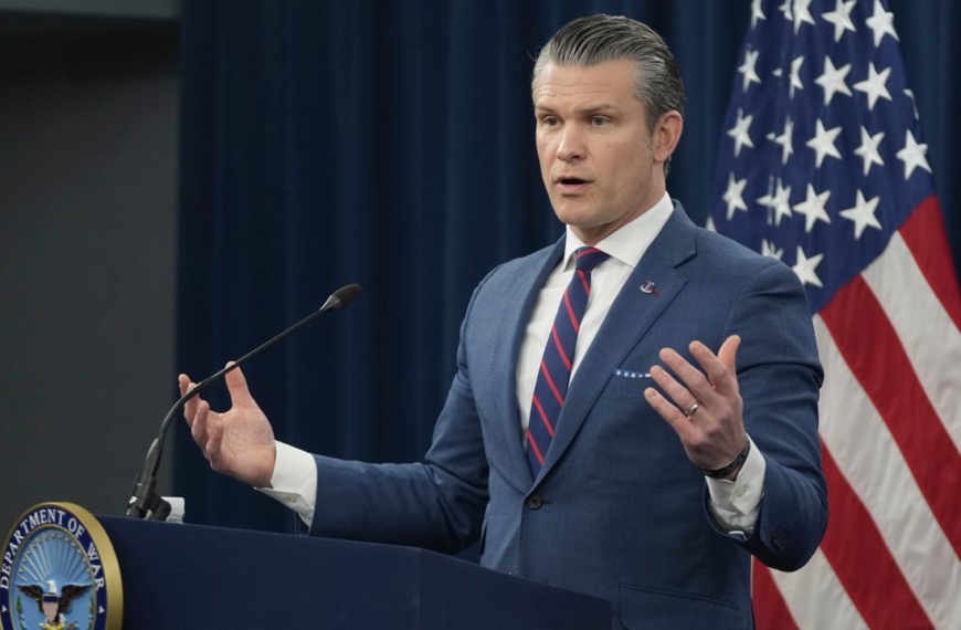 ට්‍රම්ප් සහ හෙග්සෙත් ඉරානයට එරෙහිව “පූර්ණ යුද්ධය” දියත් කරති