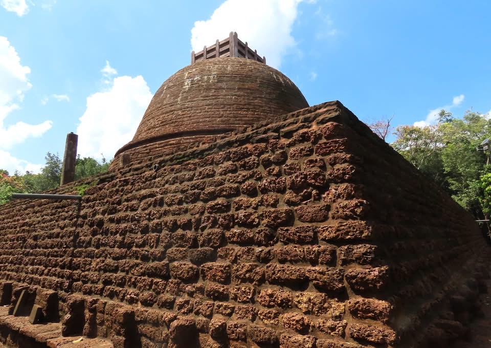 The Political Weaponization of Ancient Myth and pre-modern History: Hindutva, Sinhala Buddhist Supremacism and Zionism 1 Kurundi