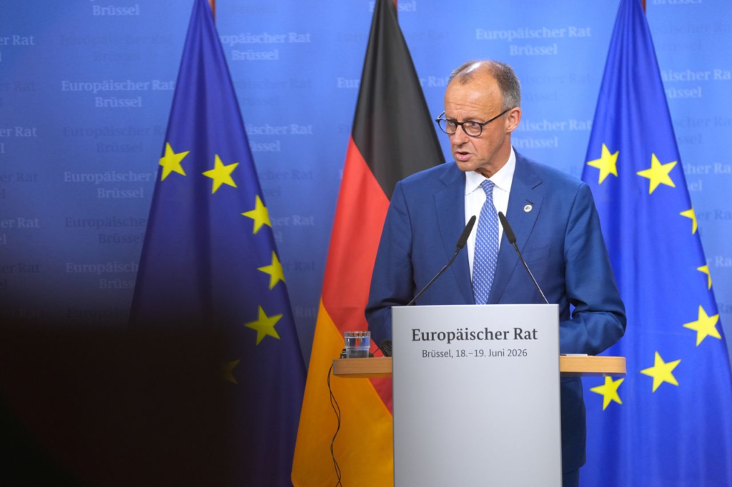 යුරෝපානු සංගම් (EU) සමුළුව යුද මාවත වේගවත් කරයි: ආයුධ ගොඩනැඟීම, වෙළඳ යුද්ධය, සමාජ කප්පාදු සහ සරණාගත විරෝධී පියවර 1 Merz