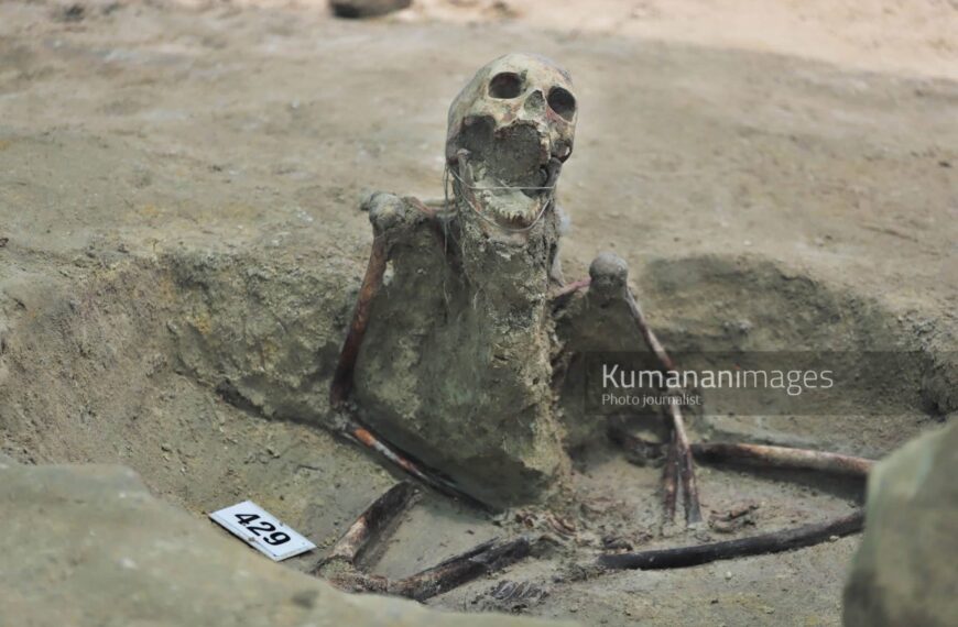 Home 6 The Dead Speak at the Chemmani Mass Grave