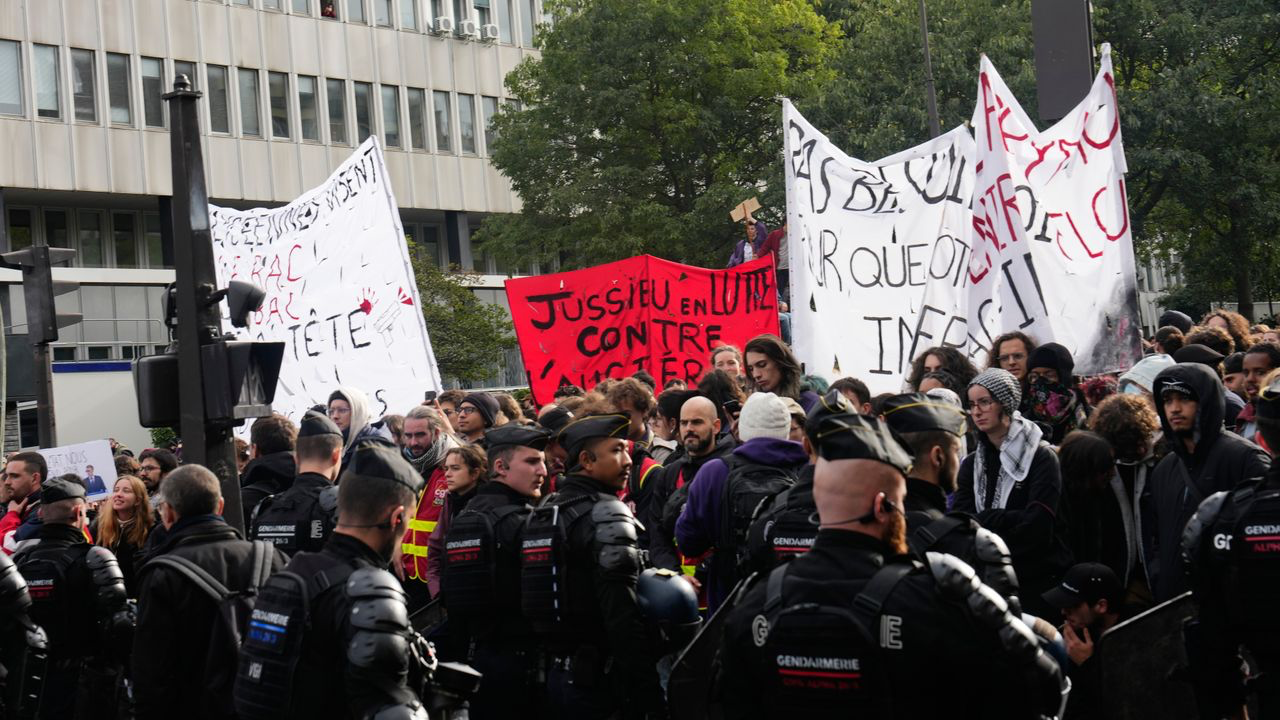 Home 19 France protests